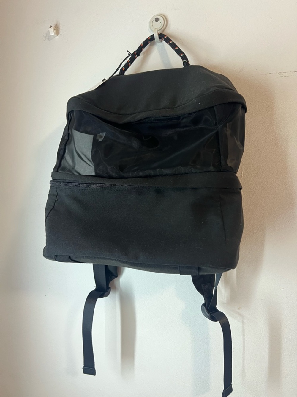 Shade & Shore Elevated Black Beach Backpack